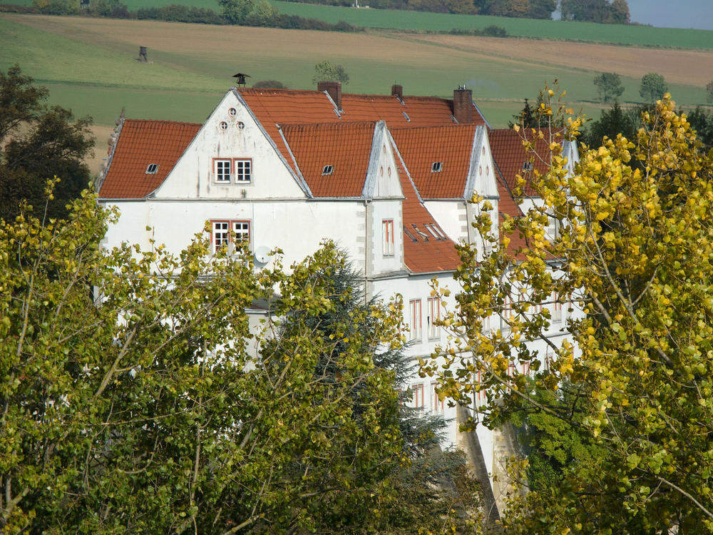 Bild vergrößern: Schloss-Henneckenrode